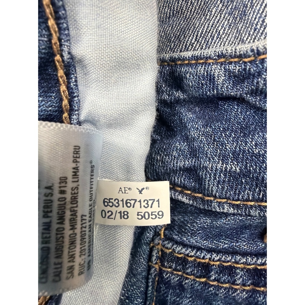 American Eagle Distressed Denim Midi Shorts Womens 10 size 10 Medium Wash Ripped - Picture 8 of 8